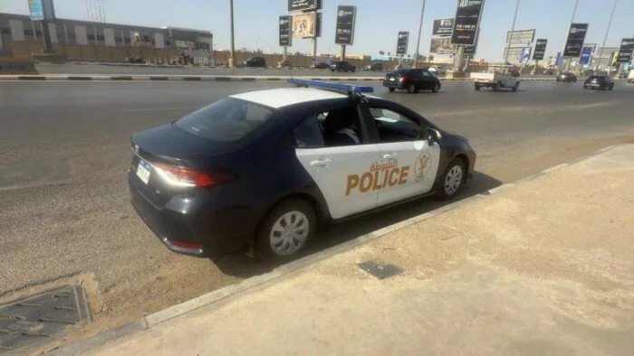 توفير الأمن خلال احتفالات عيد الأضحى: بدء تشغيل 90 سيارة نجدة جديدة في شوارع الجيزة الداعم. توفير الأمن خلال احتفالات عيد الأضحى: بدء تشغيل 90 سيارة نجدة جديدة في شوارع الجيزة الداعم.