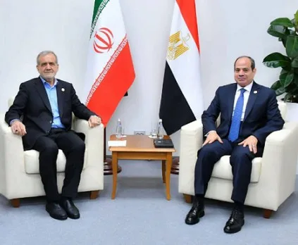 في ظل المفاوضات المتعثرة بين طهران وواشنطن.. الرئيسان المصري والإيراني يسلطان الضوء على أهمية تجنب تصعيد عسكري قد يؤثر سلبًا على الأمن والاستقرار في المنطقة. في ظل المفاوضات المتعثرة بين طهران وواشنطن.. الرئيسان المصري والإيراني يسلطان الضوء على أهمية تجنب تصعيد عسكري قد يؤثر سلبًا على الأمن والاستقرار في المنطقة.