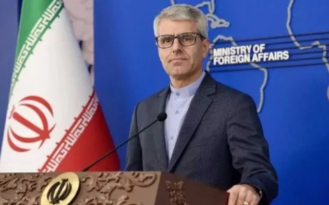 إيران تعبر عن إدانتها القوية للاعتراض الأمريكي على قرار غزة في مجلس الأمن وتتهم واشنطن بالتواطؤ. إيران تعبر عن إدانتها القوية للاعتراض الأمريكي على قرار غزة في مجلس الأمن وتتهم واشنطن بالتواطؤ.