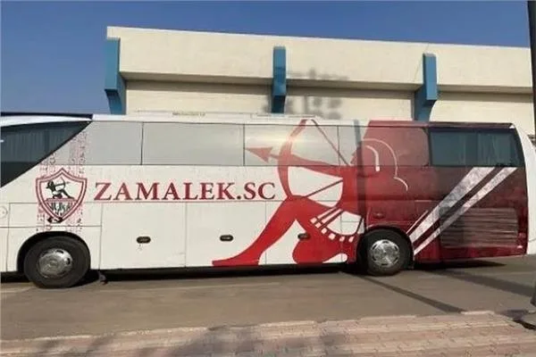 حافلة فريق الزمالك تصل إلى استاد القاهرة لمواجهة بيراميدز حافلة فريق الزمالك تصل إلى استاد القاهرة لمواجهة بيراميدز