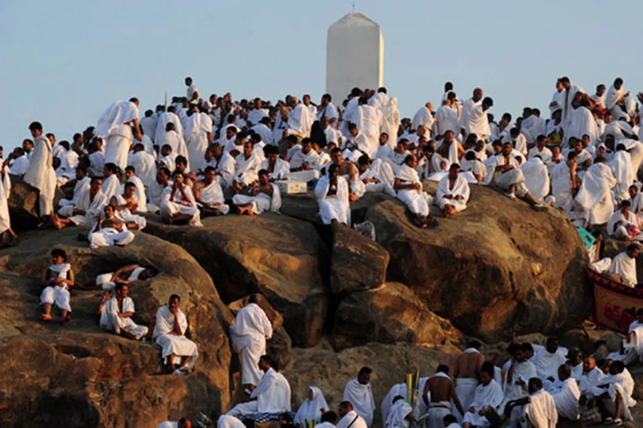 بث مباشر: الحجاج يغادرون عرفات متجهين إلى مزدلفة بعد إتمام الركن الأساسي بث مباشر: الحجاج يغادرون عرفات متجهين إلى مزدلفة بعد إتمام الركن الأساسي