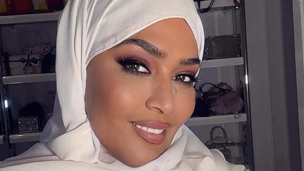 الفنانة السعودية وعد تُعلن عن تطوعها لخدمة الحجاج الفنانة السعودية وعد تُعلن عن تطوعها لخدمة الحجاج