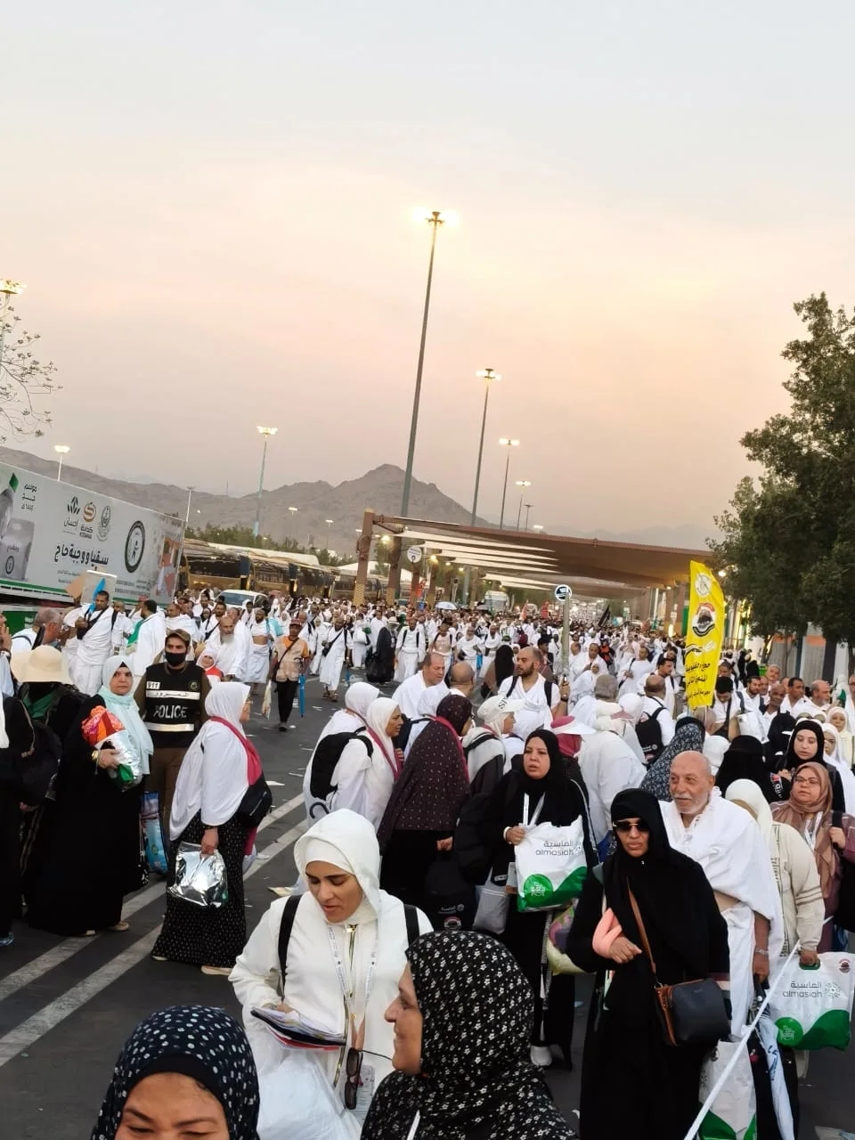 غرفة السياحة: انسيابية حركة الحجاج نحو مزدلفة غرفة السياحة: انسيابية حركة الحجاج نحو مزدلفة
