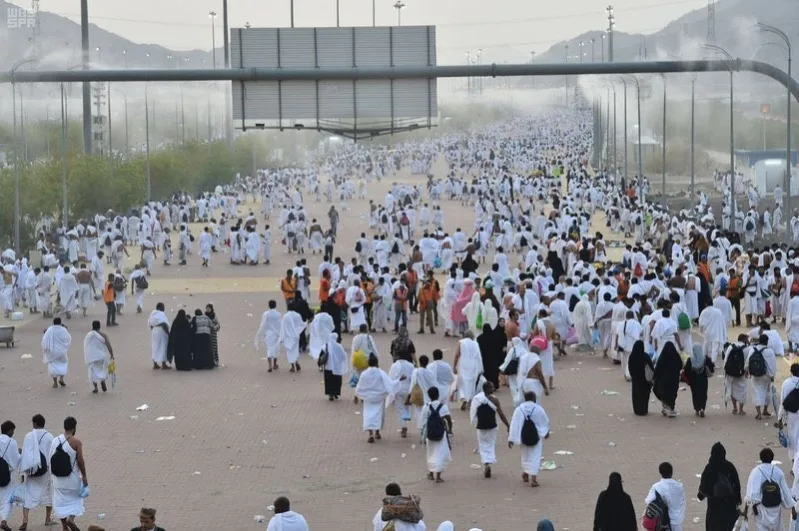الحجاج ينزلون في مزدلفة.. الإقامة تتحقق بسرعة.. وخمسة أسباب تجيز عدم المبيت الحجاج ينزلون في مزدلفة.. الإقامة تتحقق بسرعة.. وخمسة أسباب تجيز عدم المبيت
