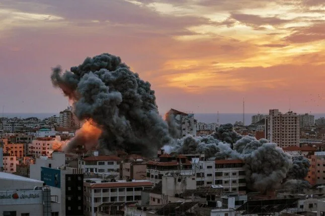 مقتل 4 فلسطينيين جراء قصف إسرائيلي شمال غرب خان يونس مقتل 4 فلسطينيين جراء قصف إسرائيلي شمال غرب خان يونس
