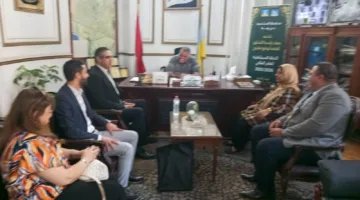 راعيا الكنيسة الإنجيلية والخمسينية يقدمان تكريمًا لرئيس حي الوسط ويهنئانه بمناسبة عيد الأضحى