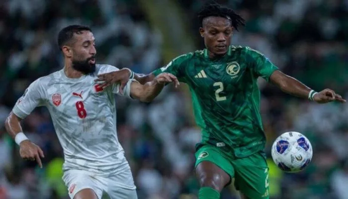 السعودية تتغلب على البحرين 0-2 وتؤهل نفسها للملحق الخاص بكأس العالم السعودية تتغلب على البحرين 0-2 وتؤهل نفسها للملحق الخاص بكأس العالم