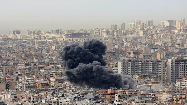 جيش الاحتلال يدعي استهداف مرافق تحت الأرض لحزب الله تُستخدم لإنتاج الطائرات المسيرة في الضاحية جيش الاحتلال يدعي استهداف مرافق تحت الأرض لحزب الله تُستخدم لإنتاج الطائرات المسيرة في الضاحية