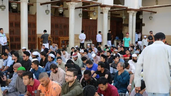 الجامع الأزهر يقيم إفطاراً للطلاب الدوليين في يوم عرفة الجامع الأزهر يقيم إفطاراً للطلاب الدوليين في يوم عرفة