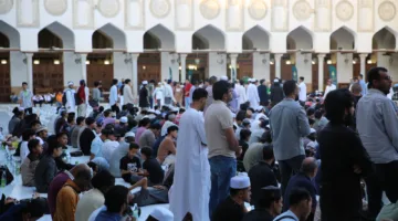الجامع الأزهر يقيم إفطاراً للطلاب الدوليين في يوم عرفة.. صور