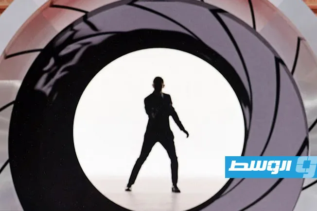 ظهور غير متوقع لـ«جيمس بوند» يثير حماس الجماهير وتوقعاتهم ظهور غير متوقع لـ«جيمس بوند» يثير حماس الجماهير وتوقعاتهم