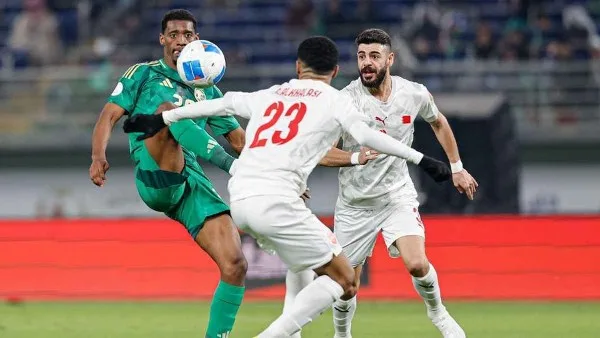 الأخضر يحقق الفوز بهدفين.. السعودية تتأهل للملحق والبحرين تودع المنافسة على كأس العالم. الأخضر يحقق الفوز بهدفين.. السعودية تتأهل للملحق والبحرين تودع المنافسة على كأس العالم.