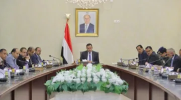 الحكومة اليمنية تطلب من الإدارة الأمريكية “إعادة تقييم” قيود السفر