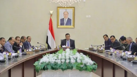 الحكومة اليمنية تطلب من الإدارة الأمريكية “إعادة تقييم” قيود السفر الحكومة اليمنية تطلب من الإدارة الأمريكية “إعادة تقييم” قيود السفر