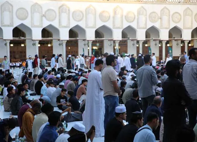 الجامع الأزهر يقيم إفطارًا جماعيًا للطلاب الدوليين في يوم عرفة (صور) الجامع الأزهر يقيم إفطارًا جماعيًا للطلاب الدوليين في يوم عرفة (صور)
