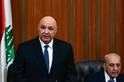 عون: الهجمات الإسرائيلية على ضاحية بيروت انتهاك صارخ لاتفاق دولي و دليل قاطع على رفض تل أبيب لمتطلبات السلام العادل في منطقتنا. عون: الهجمات الإسرائيلية على ضاحية بيروت انتهاك صارخ لاتفاق دولي و دليل قاطع على رفض تل أبيب لمتطلبات السلام العادل في منطقتنا.