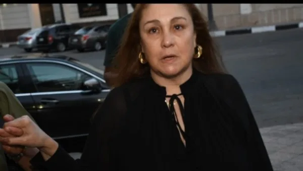 شيرين تعبر عن حزنها في عزاء سميحة أيوب.. فيديو يظهر تعابير وجهها شيرين تعبر عن حزنها في عزاء سميحة أيوب.. فيديو يظهر تعابير وجهها