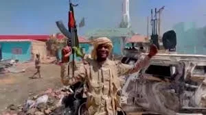 الجيش السوداني يتهم “قوات الدعم السريع” بقتل خمسة مدنيين في الأبيض الجيش السوداني يتهم “قوات الدعم السريع” بقتل خمسة مدنيين في الأبيض