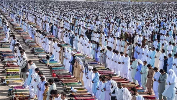 عاجل.. طريقة أداء صلاة عيد الأضحى وفقًا للسُنة: إجابة من الإفتاء