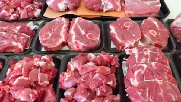 فقدان البروتين: تنبيه بشأن غسل اللحم بهذه الطريقة فقدان البروتين: تنبيه بشأن غسل اللحم بهذه الطريقة