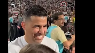 خالد الغندور يسجل لحظة تاريخية مع ابنته ونجوم الزمالك عقب بطولة الكأس (فيديو) خالد الغندور يسجل لحظة تاريخية مع ابنته ونجوم الزمالك عقب بطولة الكأس (فيديو)