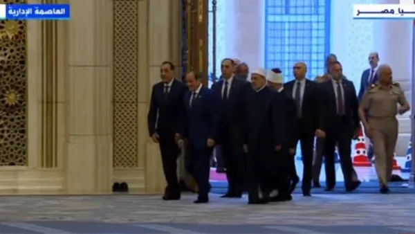 الرئيس السيسي يتوجه إلى مسجد مصر في العاصمة الإدارية لأداء صلاة عيد الأضحى. الرئيس السيسي يتوجه إلى مسجد مصر في العاصمة الإدارية لأداء صلاة عيد الأضحى.