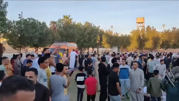 تجمع المواطنين لأداء صلاة عيد الأضحى في الوادي الجديد تجمع المواطنين لأداء صلاة عيد الأضحى في الوادي الجديد