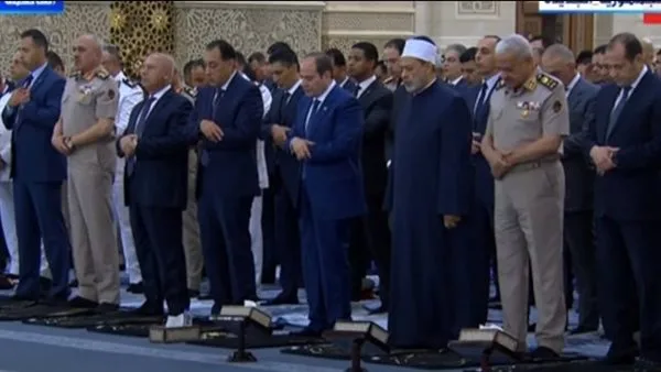 الرئيس السيسي يشارك في صلاة عيد الأضحى بمسجد مصر بالعاصمة الإدارية (بث مباشر)