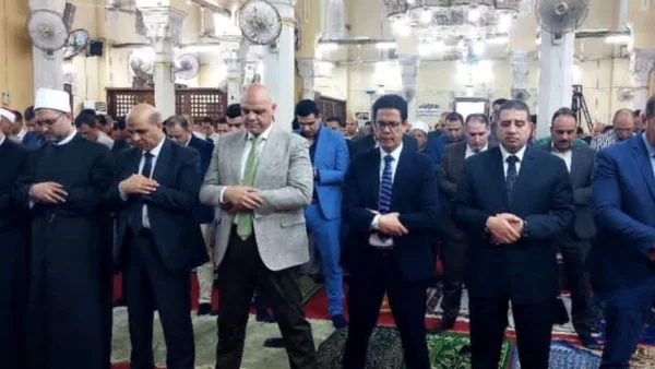 محافظ القليوبية ورئيس جامعة بنها يشاركان في صلاة عيد الأضحى في مسجد ناصر محافظ القليوبية ورئيس جامعة بنها يشاركان في صلاة عيد الأضحى في مسجد ناصر