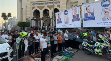 محافظ الدقهلية يؤدي صلاة عيد الأضحى مع المواطنين في مسجد النصر بالمنصورة