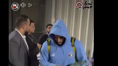 كاميرا “تحيا مصر” تلتقط مشاعر الحزن لدى لاعبي بيراميدز بعد الهزيمة أمام الزمالك كاميرا “تحيا مصر” تلتقط مشاعر الحزن لدى لاعبي بيراميدز بعد الهزيمة أمام الزمالك