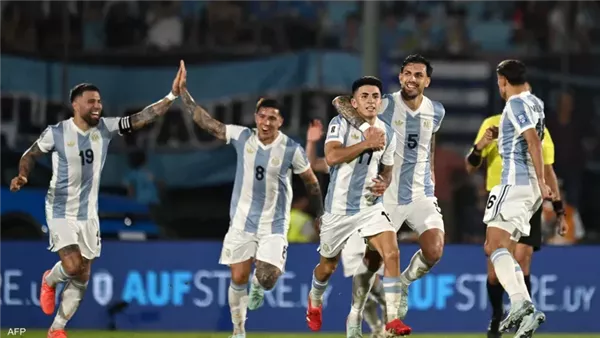البث المباشر لمواجهة تشيلي والأرجنتين اليوم في تصفيات كأس العالم: التوقيت والقنوات الناقلة البث المباشر لمواجهة تشيلي والأرجنتين اليوم في تصفيات كأس العالم: التوقيت والقنوات الناقلة