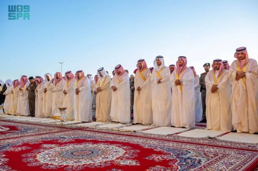 أمير ونائب أمير منطقة القصيم يشاركان في صلاة عيد الأضحى أمير ونائب أمير منطقة القصيم يشاركان في صلاة عيد الأضحى