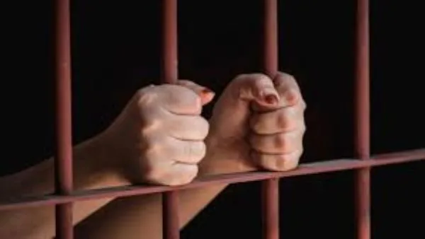 تجديد احتجاز سائق سيارة بتهمة دهس شاب