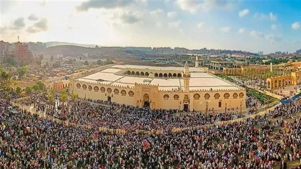 “إكسترا نيوز” توثق احتفالات المواطنين بعيد الأضحى في ساحة مسجد عمرو بن العاص (بث مباشر)