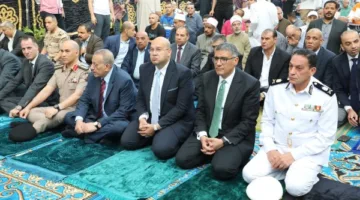محافظ الجيزة يشارك في صلاة عيد الأضحى في ساحة مسجد مصطفى محمود