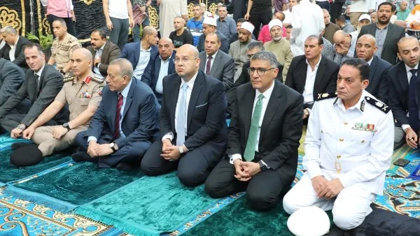 محافظ الجيزة يشارك في صلاة عيد الأضحى في ساحة مسجد مصطفى محمود محافظ الجيزة يشارك في صلاة عيد الأضحى في ساحة مسجد مصطفى محمود