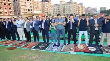 أعداد غفيرة من المصلين يحتفلون بعيد الأضحى في المجمع الإسلامي بمدينة السادات