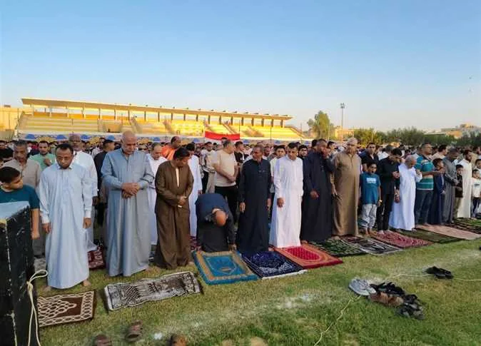 سكان الوادي الجديد يحتفلون بعيد الأضحى في 606 مساجد و17 ساحة عامة سكان الوادي الجديد يحتفلون بعيد الأضحى في 606 مساجد و17 ساحة عامة