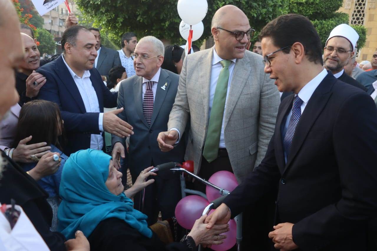تقديم التهنئة للمواطنين