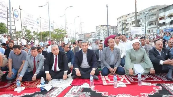 محافظ دمياط يشارك في صلاة عيد الأضحى المبارك بساحة ميدان الساعة محافظ دمياط يشارك في صلاة عيد الأضحى المبارك بساحة ميدان الساعة