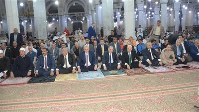 في أجواء احتفالية، محافظ الغربية يؤدي صلاة العيد في مسجد السيد البدوي ويقدم التهاني للأهالي بمناسبة عيد الأضحى المبارك.