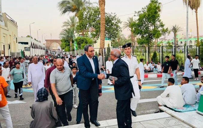 محافظ قنا يشارك في صلاة عيد الأضحى بمسجد سيدي عبد الرحيم القنائي محافظ قنا يشارك في صلاة عيد الأضحى بمسجد سيدي عبد الرحيم القنائي