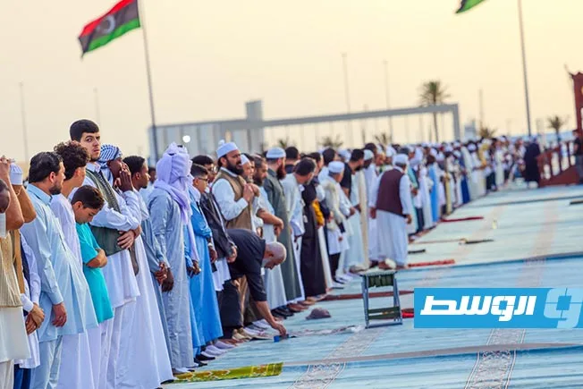 صلاة عيد الأضحى في طرابلس تتزامن مع تدابير أمنية (صور) صلاة عيد الأضحى في طرابلس تتزامن مع تدابير أمنية (صور)