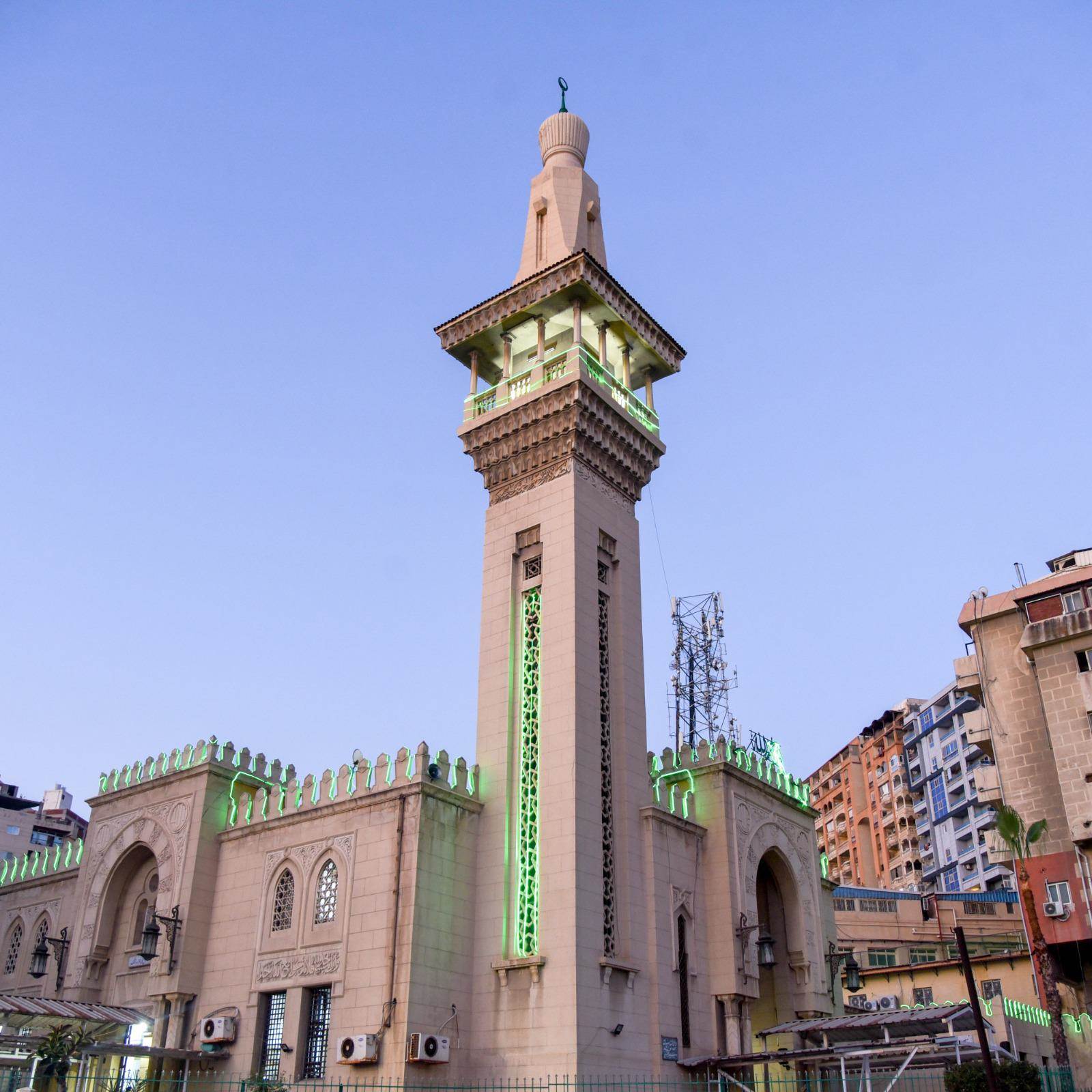 محافظ الإسكندرية يؤدي صلاة عيد الأضحى المبارك بمسجد سيدي جابر بنطاق حي شرق