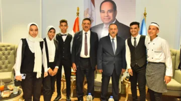 محافظ أسيوط يلتقي بالمواطنين خلال احتفالات عيد الأضحى المبارك.. صور