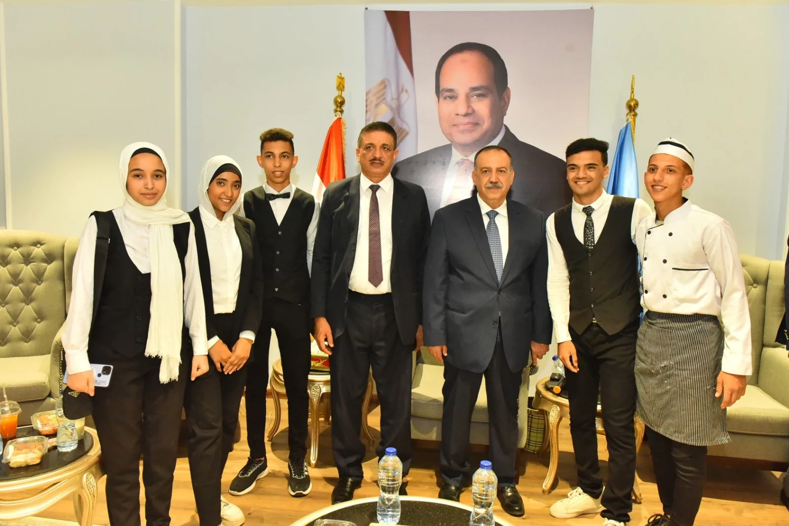 محافظ أسيوط يلتقي بالمواطنين خلال احتفالات عيد الأضحى المبارك.. صور