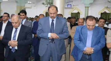 بمشاركة كبار المسؤولين: محافظ سوهاج يؤدي صلاة العيد في مدينة ناصر ويتبادل التهاني مع المواطنين.