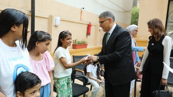 محافظ الجيزة يزور مستشفى التحرير العام في إمبابة ومراكز رعاية الأيتام في العجوزة محافظ الجيزة يزور مستشفى التحرير العام في إمبابة ومراكز رعاية الأيتام في العجوزة