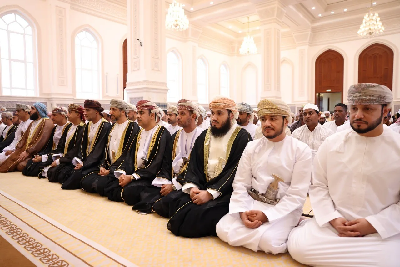 محافظ مسندم يشارك في صلاة عيد الأضحى في ولاية بخاء محافظ مسندم يشارك في صلاة عيد الأضحى في ولاية بخاء